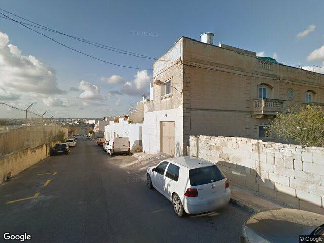 Triq l-Astun Iswed,  Ħal Luqa,  Reġjun tan-Nofsinhar