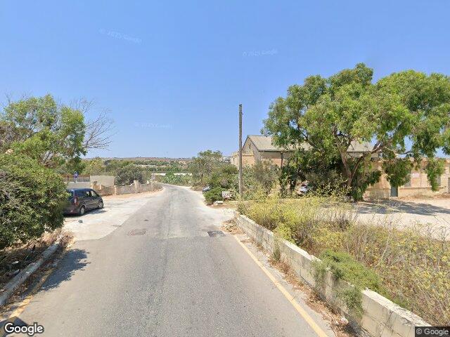 Golden Bay Horse Riding,  Triq il-Kappella tal-Militar,  Il-Manikata