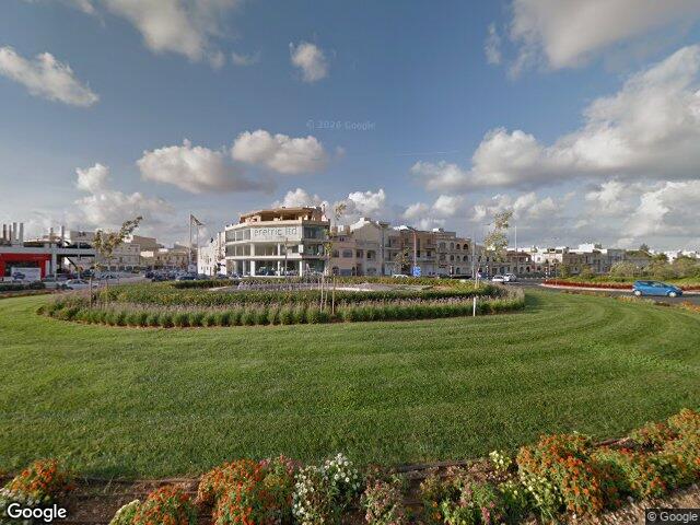 8,  Ħal Luqa,  Reġjun tan-Nofsinhar