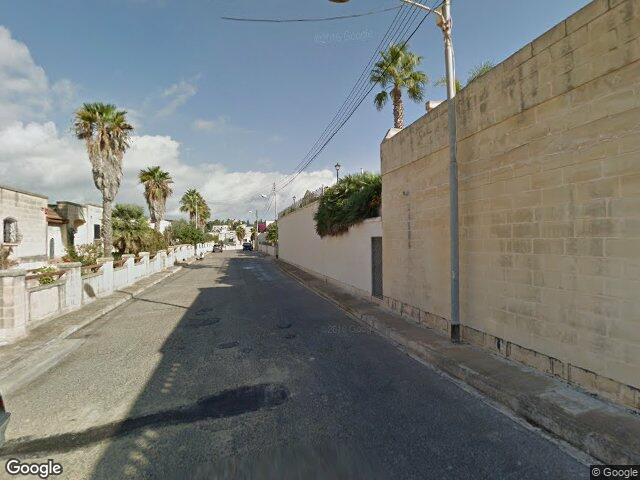 Triq il-Ħarruba,  L-Iklin,  Reġjun tal-Lvant