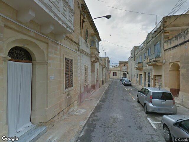 Dr. Vanessa Pool,  16,  Triq Delimara