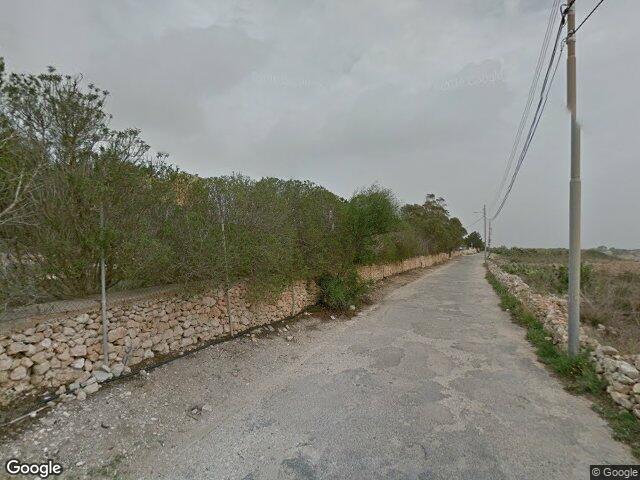 Triq il-Fortizza ta' Campbell,  Is-Selmun,  Il-Mellieħa