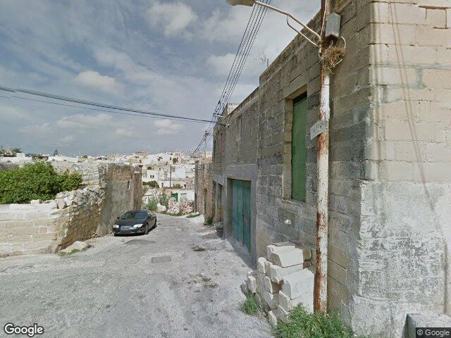 Triq it-Troll,  Ħal Dwin,  Ħaż-Żebbuġ