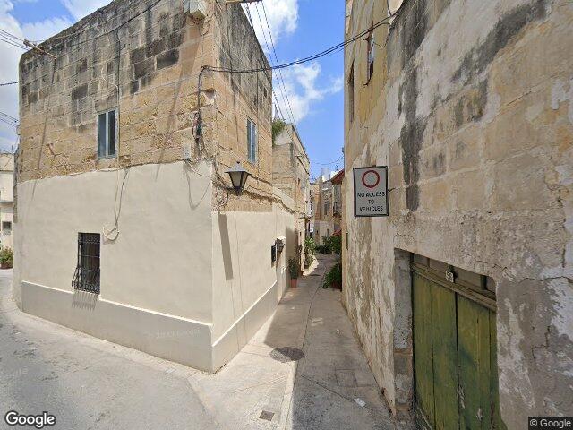 Triq it-Tlieta u Għoxrin ta' April,  Tal-Ħandaq,  Ħal Qormi