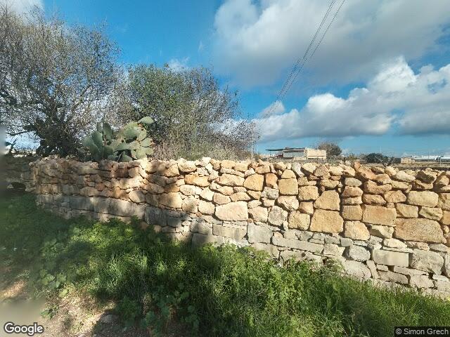 Triq il-Wied,  Ħal Qormi,  Reġjun tan-Nofsinhar