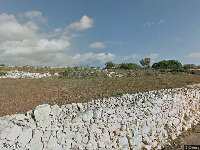 Triq ir-Razzett l-Aħmar,  L-Iklin,  Reġjun tal-Lvant