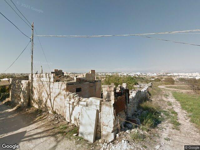 Triq l-Istrinġitur,  Tal-Ħandaq,  Ħal Qormi