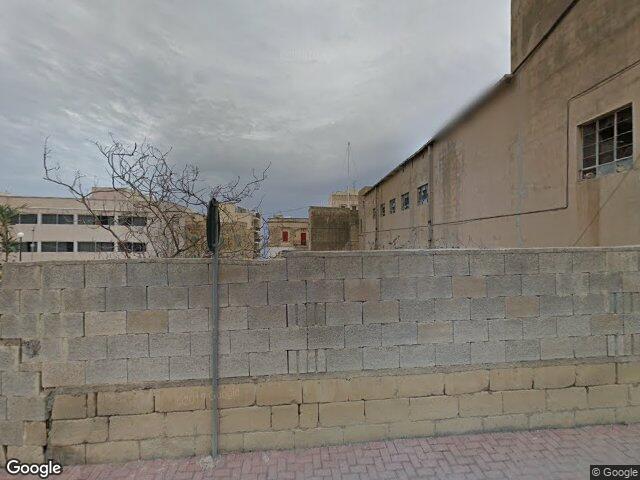 The Hair Artist,  74,  Triq Parades