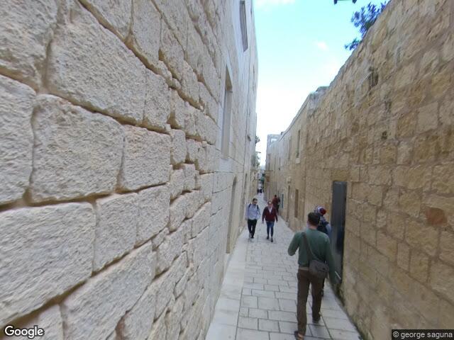 6,  Triq Inguanez,  Mdina