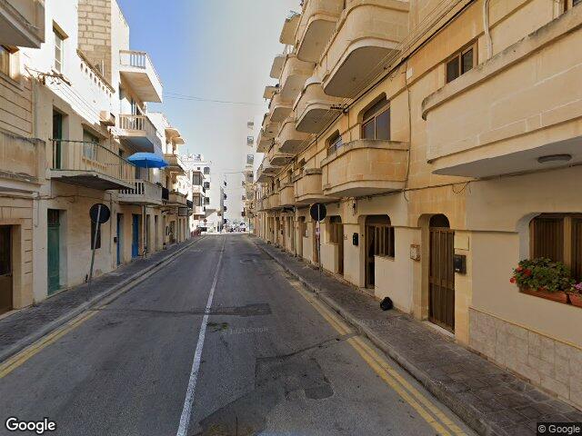 Triq il-Munġbell,  Il-Qbajjar,  Marsalforn