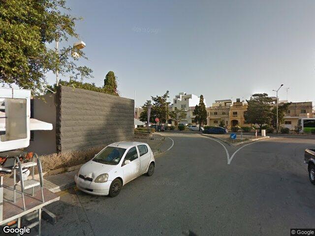 Triq San Tumas,  Ħal Luqa,  Reġjun tan-Nofsinhar