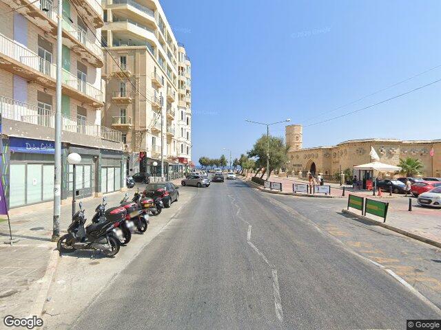 Sakura,  122,  Triq it-Torri