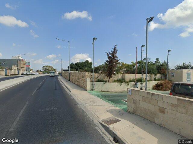 Triq Ħal Qormi,  Ħal Luqa,  Reġjun tan-Nofsinhar