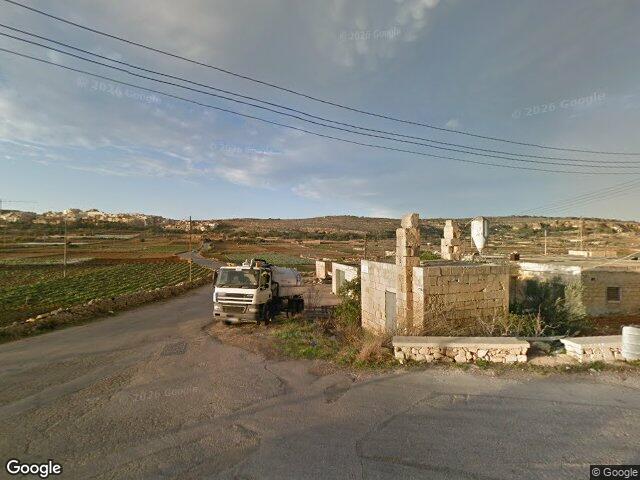 L-Imġarr - Ballut,  Triq Għajn Tuffieħa,  Il-Manikata