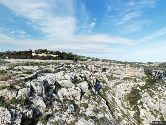 Taħt il-Ħnejja,  Triq il-Wied,  Iż-Żurrieq