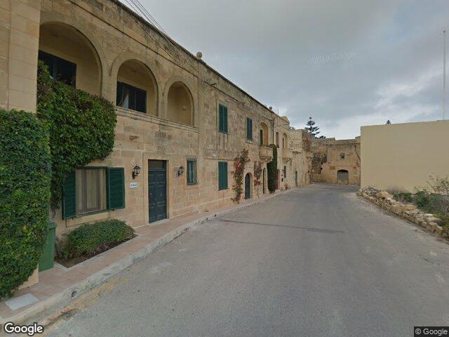 Ta' Kalamjia,  Triq Monġur,  L-Għarb
