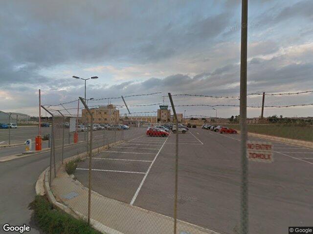 Triq tal-Isqof,  Ħal Luqa,  Reġjun tan-Nofsinhar