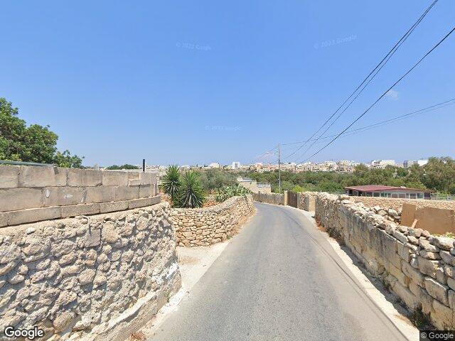 Sqaq fi Triq Ħas-Saptan,  Ħal Għaxaq,  Reġjun tan-Nofsinhar