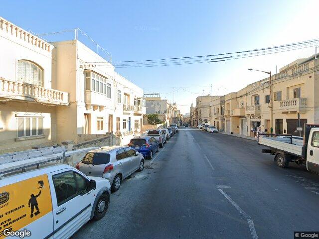 Maxims,  Triq Ħal Luqa,  Raħal Ġdid