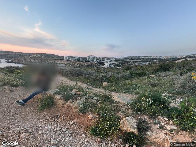 Munchies Spiaggia d'Oro,  Triq in-Naħħalija,  Il-Manikata