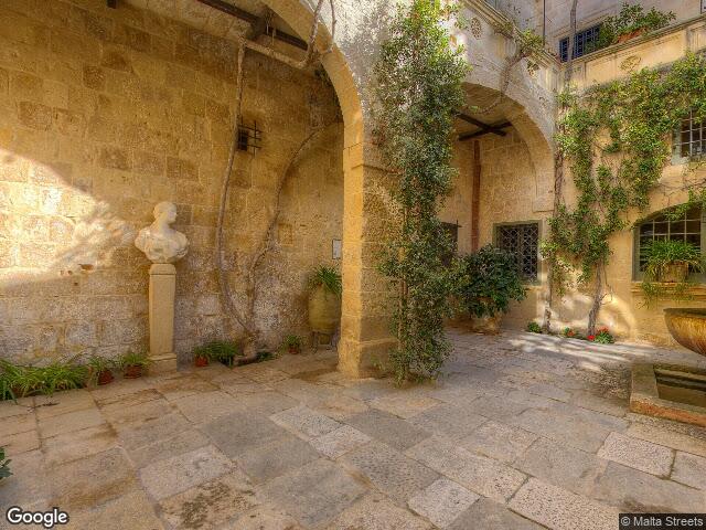 Palazzo Costanzo,  Triq is-Salvatur,  Mdina