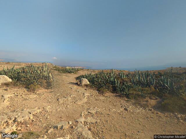 Għar iċ-Ċomb,  Triq Daħlet ix-Xmajjar,  Il-Mellieħa