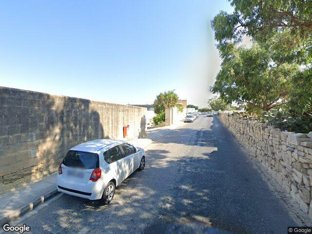 Rimus Riley,  41,  Triq l-Elettronika