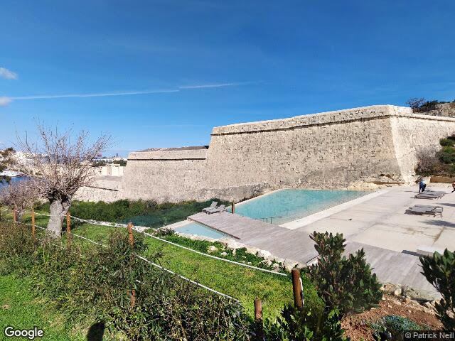 The Phoenicia,  Vjal ir-Re Dwardu VII,  Il-Furjana