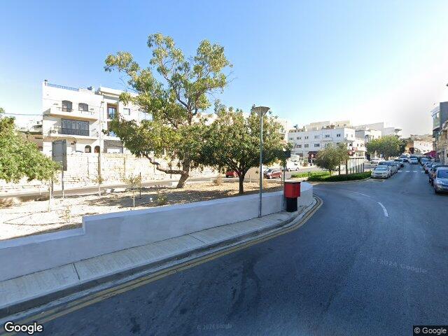 Triq Isouard,  Il-Marsa,  Reġjun tan-Nofsinhar