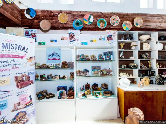 Phoenician Glassblowers,  Ħemsija,  Limiti ta' Ħ'Attard